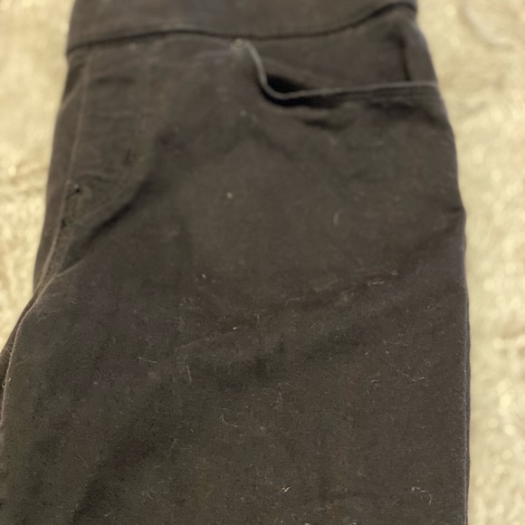 Women’s Levi’s black leggings. Size 28. - Picture 2 of 4